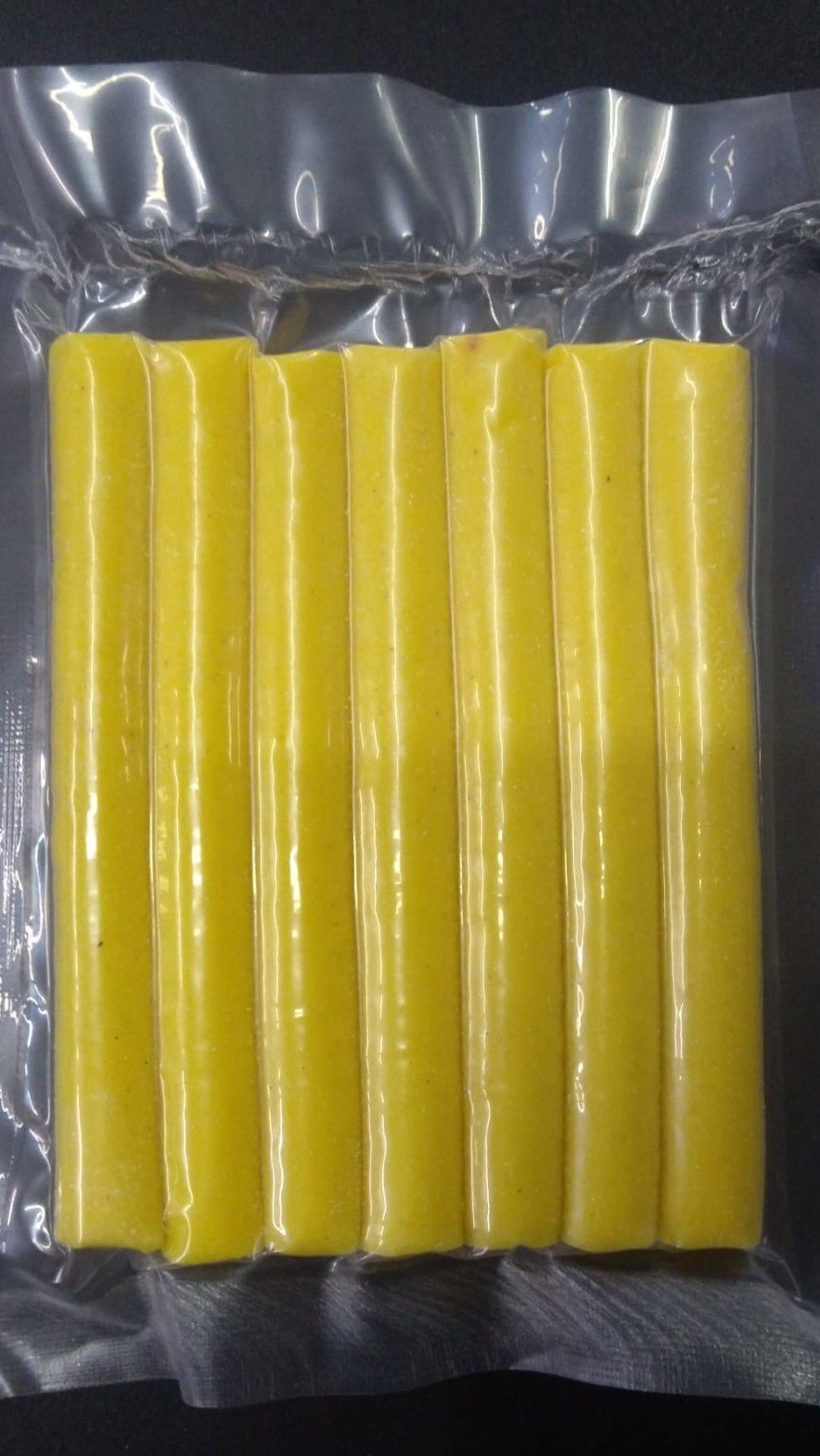 Sazan hamuru sosis mısır 100 gr. + / - 5 gr.